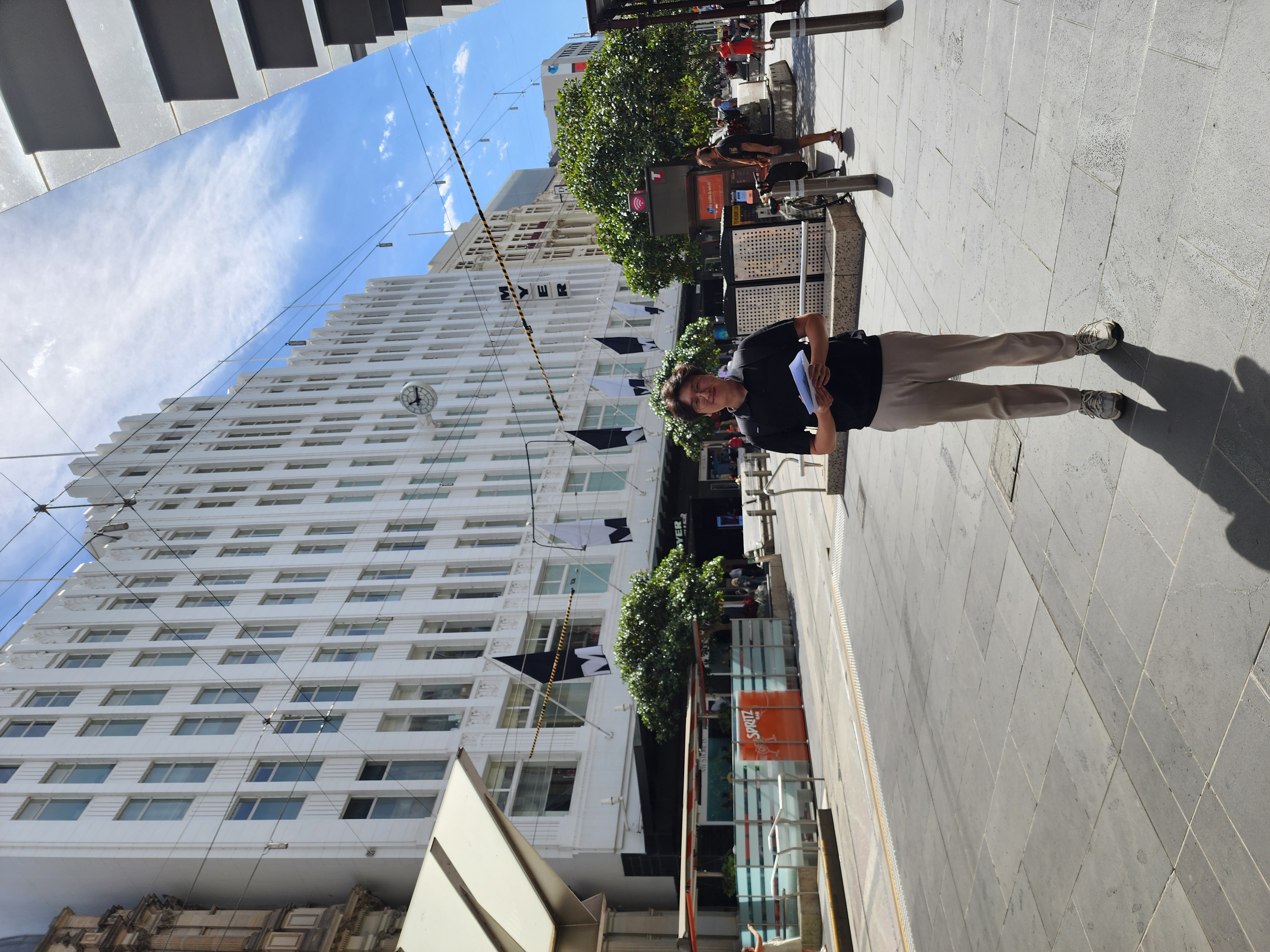 김동욱 도착사진.jpg